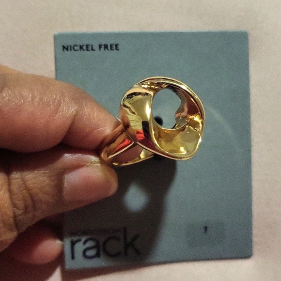 Ring - Picture 3 of 3